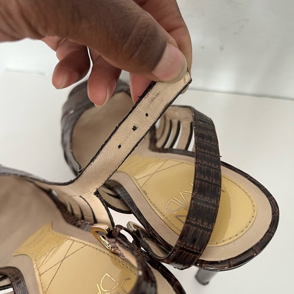 JOAN & DAVID•CHOCOLATE LEATHER PUMPS•SIZE 8M - Picture 11 of 17